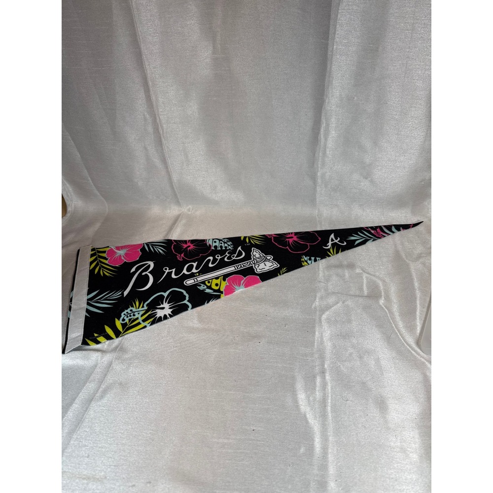 Atlanta‎ Braves Pennant Hawaiian Floral MLB Baseball Souvenir Collectible banner